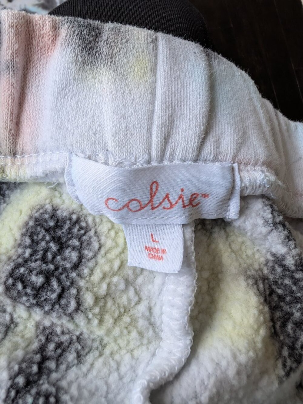 Colsie Tie-Dye Lounge Shorts Set | Top Medium, Bottoms Large - Picture 7 of 8